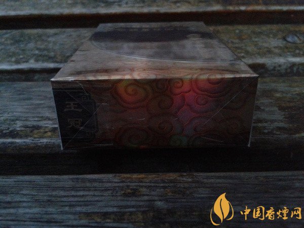 國(guó)產(chǎn)雪茄煙王冠萬象細(xì)支好抽嗎 品味平價(jià)細(xì)支雪茄香