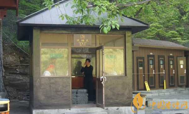 2018泰山景區(qū)首個吸煙室建成 徐局長三個方面開展卷煙消費環(huán)境建設(shè)